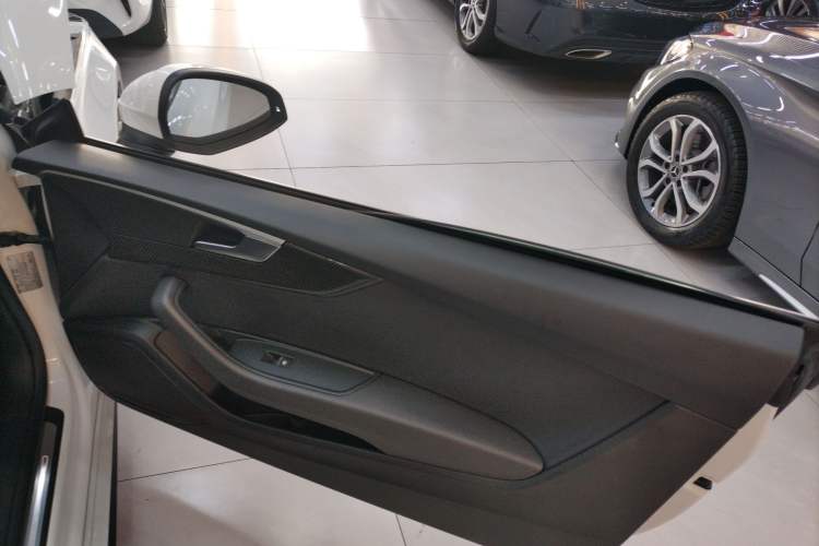 Used Audi A5 2017 Coupe 40 TFSI Fashion Model
