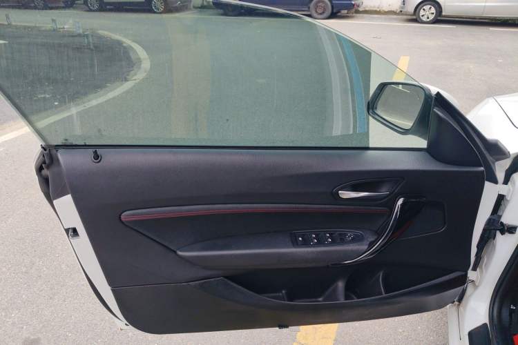 Used BMW 2 Series 2018 220i Convertible Coupe Sports Design Package
