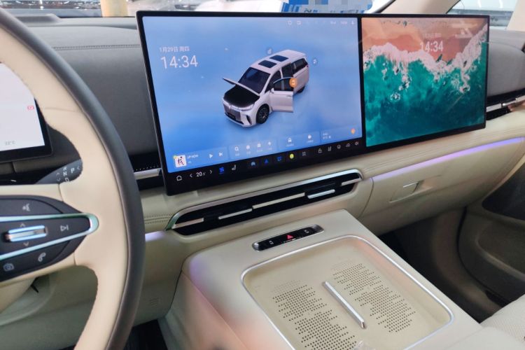 Used VOYAH Dream 2025 EV Four-Wheel Drive Flagship Kunpeng Edition