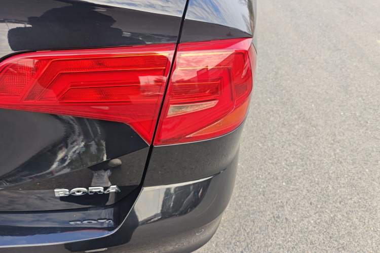 Used Volkswagen Bora 2016 1.6L manual Comfort trim level
