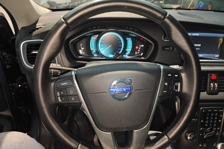 Used Volvo V40 2014 2.0T Zhiya Edition