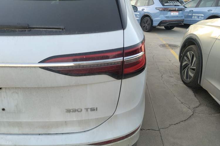 Used Volkswagen Viloran 2024 330TSI Luxury Edition
