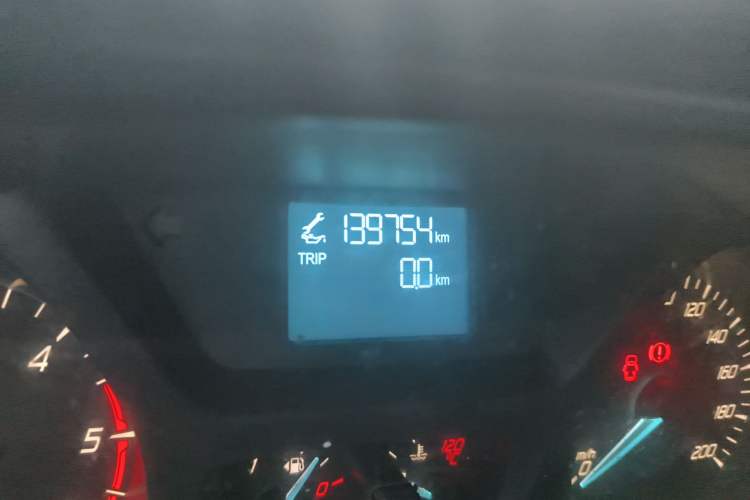 Used Ford Transit 2017 2.0T Diesel Multi-Purpose Commercial Vehicle Short Wheelbase Low Roof China V Standard