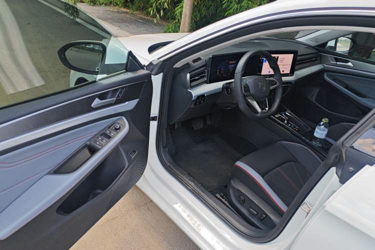 Used Volkswagen Lamando 2024 Lavida L 280TSI DSG Cool & Spicy Edition
