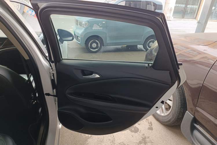 Used Buick Verano 2018 Sedan 20T Dual-Clutch Leading Model