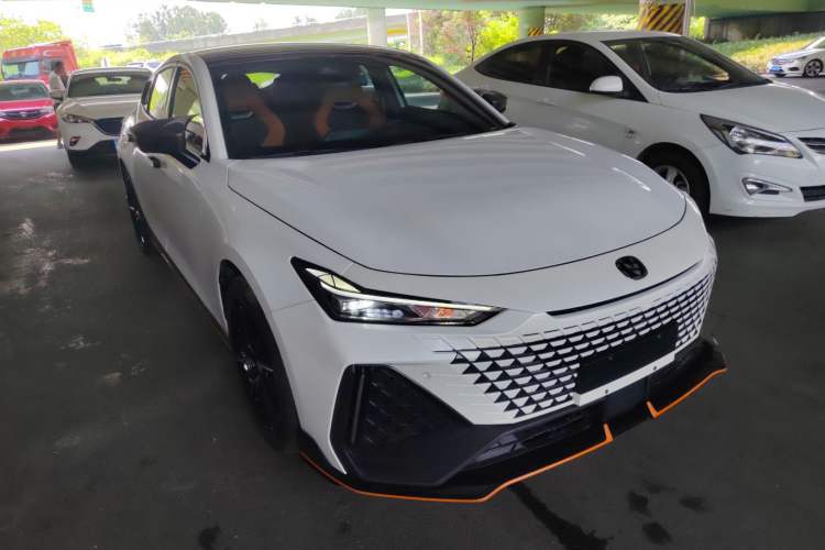 Used Changan UNI-V 2024 2.0T High-Performance Version
