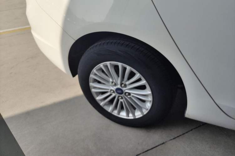 Used Ford Escort 2015 1.5L Manual Comfort Model
