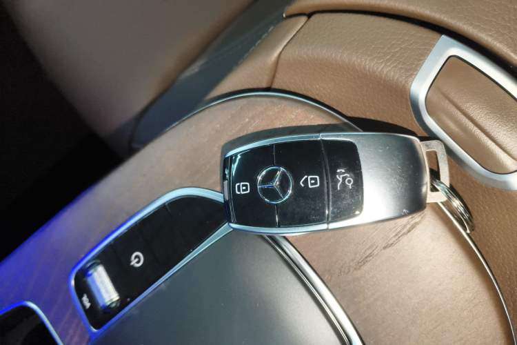 Used Mercedes-Benz E-Class 2023 Updated E 300 L Fashion Edition
