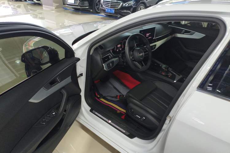 Used Audi A4L 2024 40 TFSI Fashion Dynamic Model
