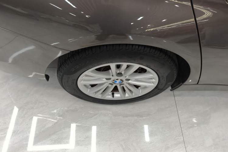 Used BMW 3 Series 2014 320Li Fashion Model
