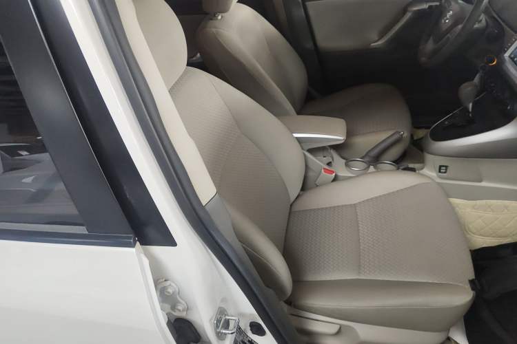 Used Toyota Verso 2014 Starlight 180E CVT Elite Edition
