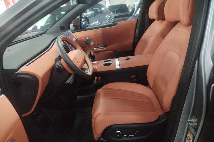 Used  E07 2025 All-Electric 4x4 with 90 kWh Max Intelligent Driving Version
