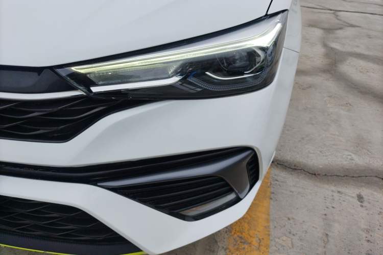 Used Roewe i5 2021 1.5L CVT Diamond Edition