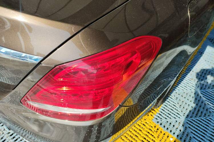 Used Mercedes-Benz C-Class 2015 C 200 L