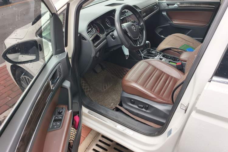 Used Volkswagen Touran 2016 Volkswagen Touran L 280TSI DSG Luxury Edition