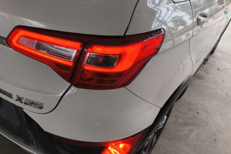 Used BAIC Senova X25 2015 1.5L Manual Elite Model
