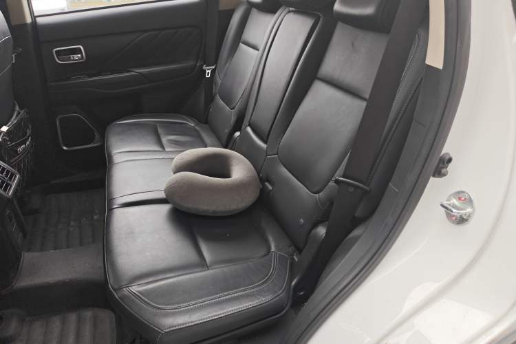 Used Mitsubishi Outlander 2019 2.0L Two-Wheel Drive Comfort Edition 5 Seats China V Standard