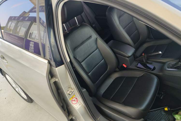 Used Volkswagen Sagitar 2014 Revised Version 1.4TSI Automatic Luxury Edition
