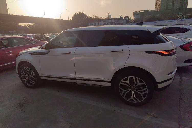 Used Land Rover Range Rover Evoque 2021 Range Rover Velar 249 PS R-Dynamic S Performance Edition
