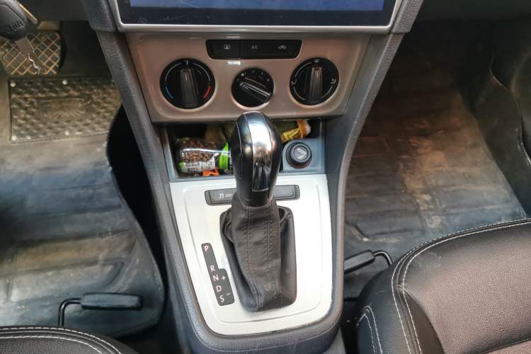 Used Volkswagen Lavida 2017 1.6L Automatic Fashion Edition