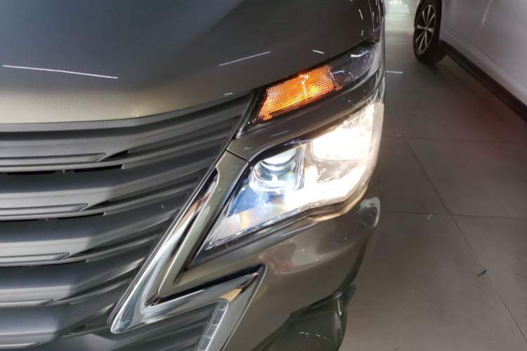 Used FORTHING Lingzhi 2023 M5 1.6L Practical Model 5 Seats
