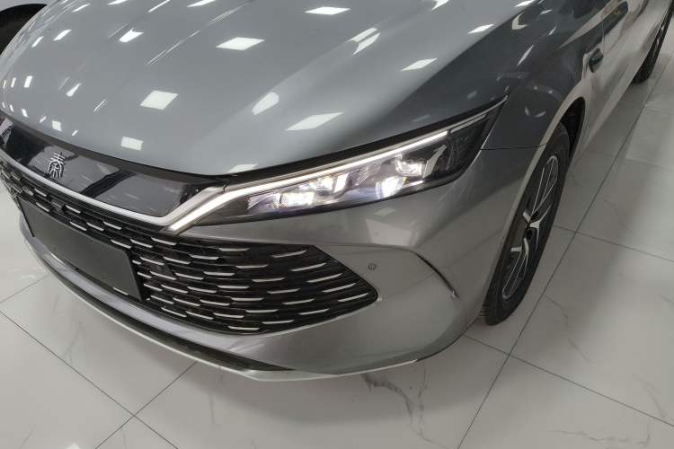 Used BYD Qin L 2025 DM-i Smart Drive 120KM Leading Model
