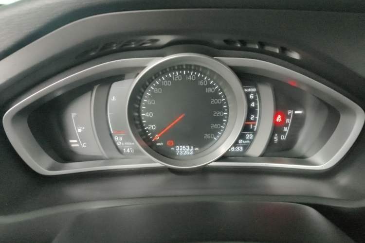 Used Volvo V40 2017 T3 Zhiyi Edition
