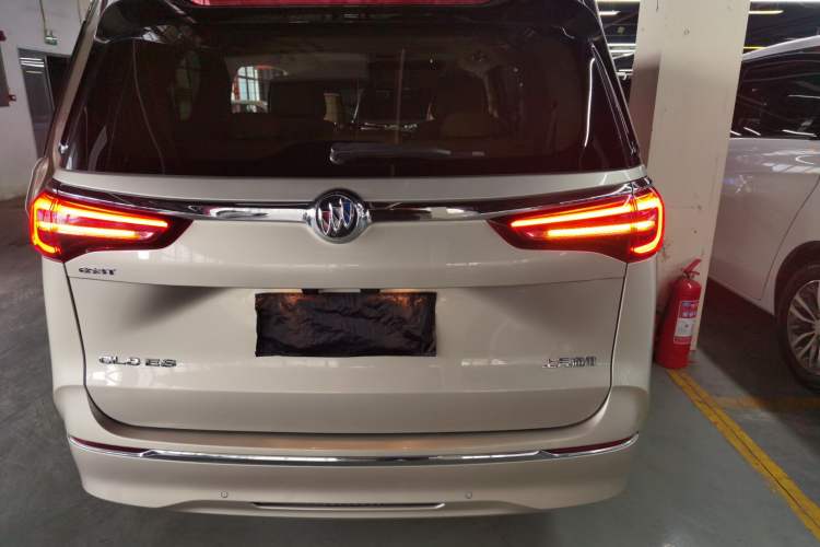 Used Buick GL8 2022 ES Landtrek 653T Luxury Edition
