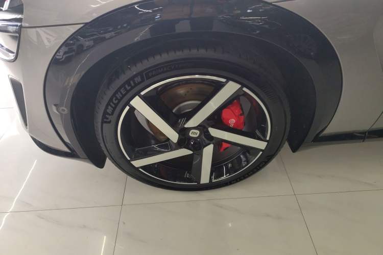 Used  YU7 2025 Ultra-Long Range High-Performance All-Wheel-Drive Max Edition
