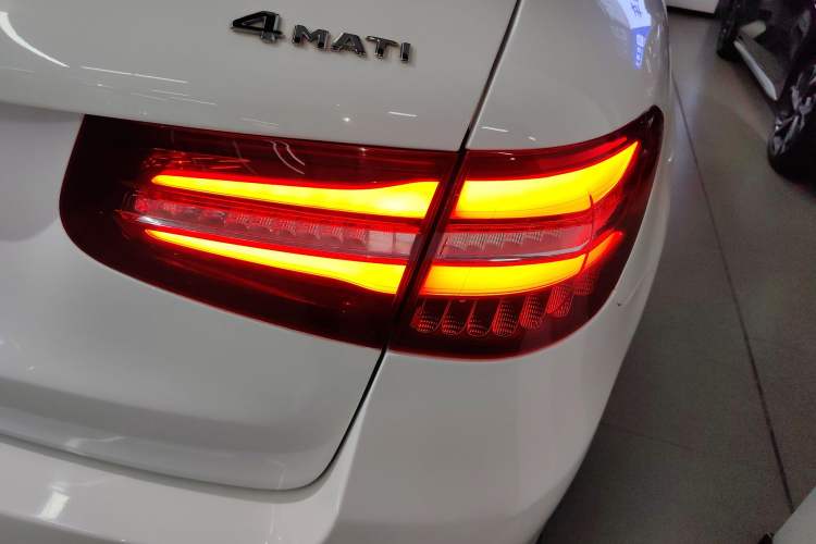 Used Mercedes-Benz GLC 2019 Facelift GLC 260 L 4MATIC Luxury Model
