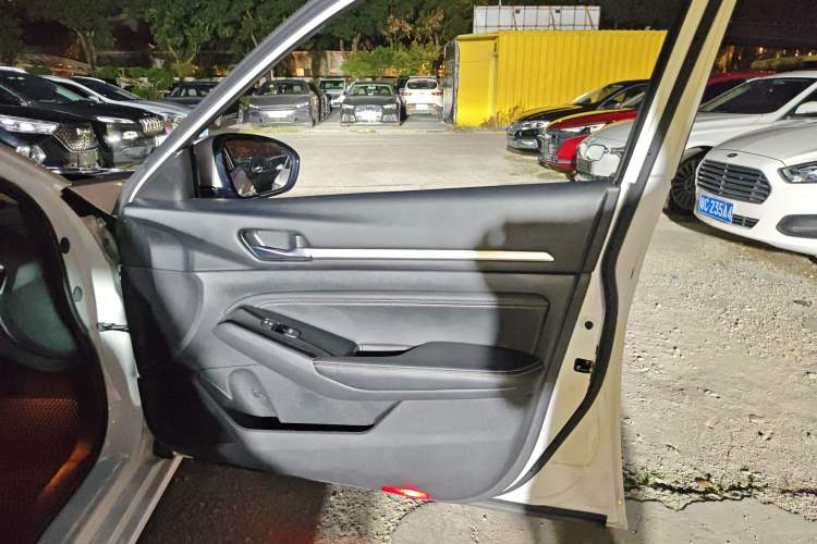 Used Nissan Teana 2022 2.0L XL-TLS Enjoyment Edition
