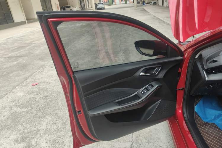 Used MG 5 2021 Revised 300TGI DCT Qingshè Luxurious Enjoyment Edition
