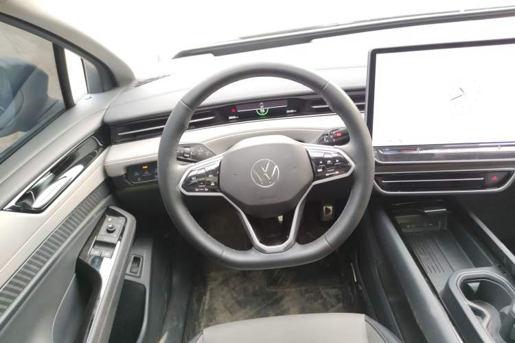 Used Volkswagen ID.7 VIZZION 2024 AIR model

