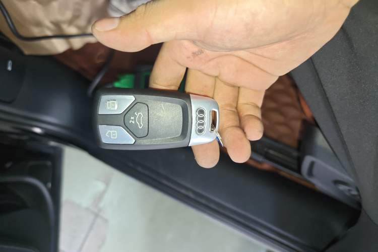 Used Audi Q5L 2020 Updated 40 TFSI Prestige Fashion Edition
