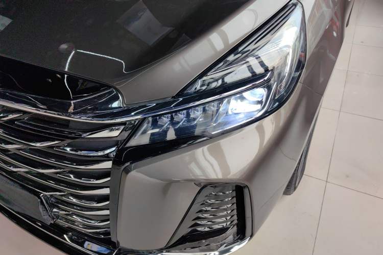 Used Buick GL8 2022 Land Cruiser Executive Class 652T Comfort Model
