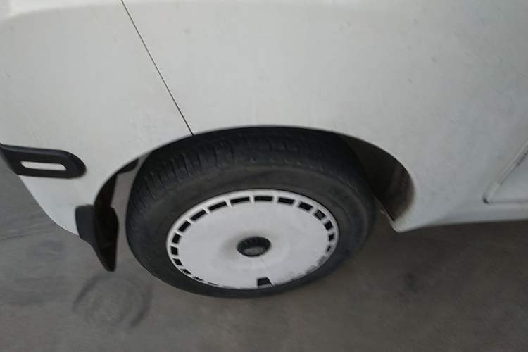 Used Chery QQ Ice Cream 2022 170km Sundae Phosphate Lithium-Ion