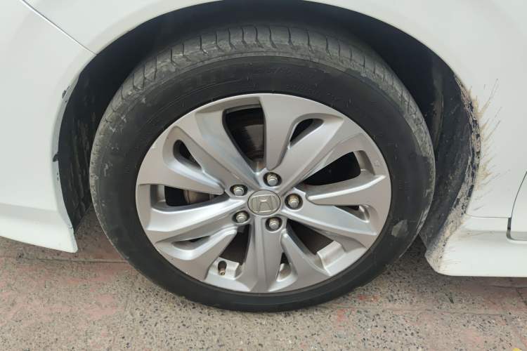 Used Honda Jade 2017 1.8L automatic Comfort version 5 seats
