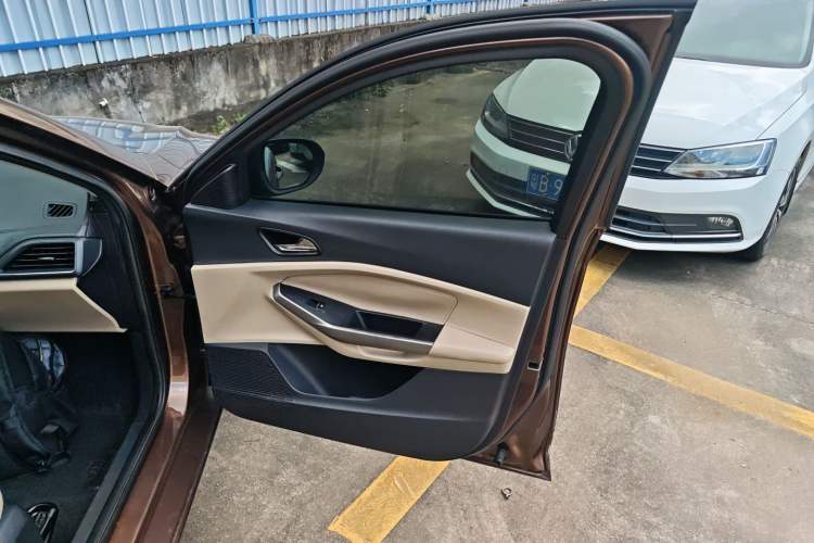 Used Ford Escort 2015 1.5L Manual Fashion Edition
