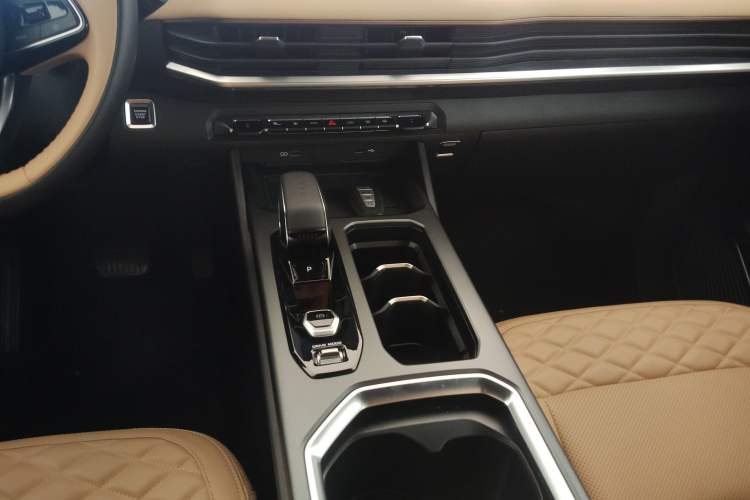 Used Geely Auto Haoyue L 2023 2.0T DCT Flagship Version