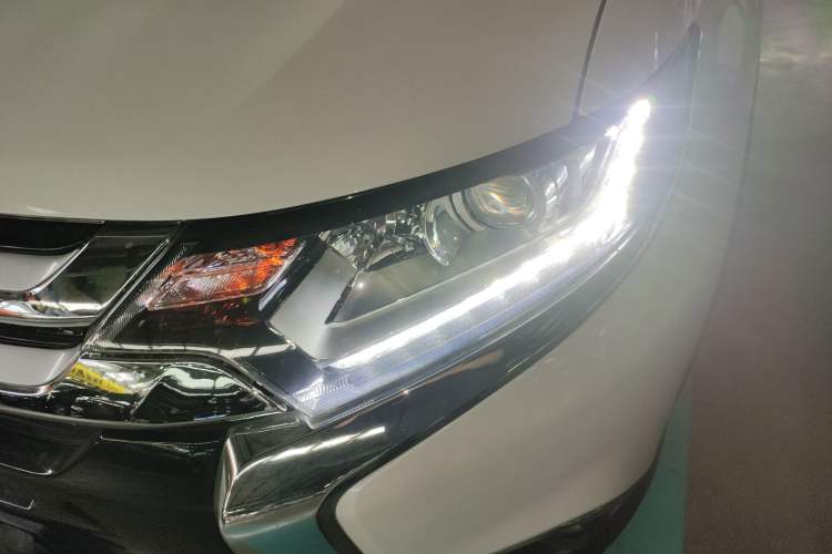 Used Mitsubishi Outlander 2018 2.0L Two-Wheel Drive Glory Edition 5 Seats
