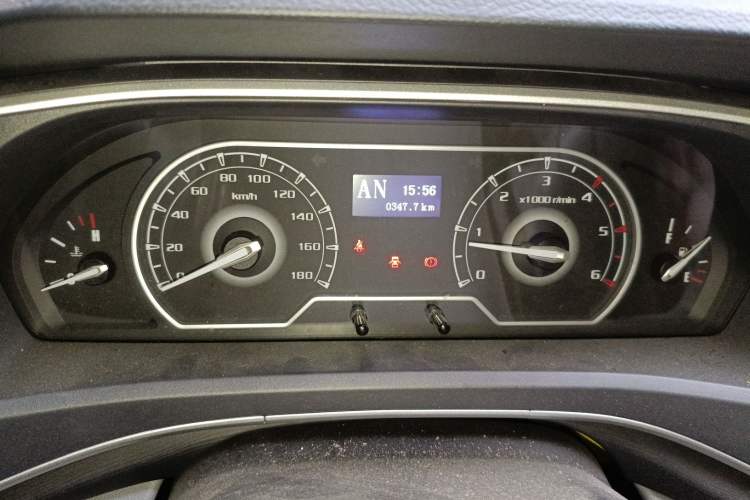 Used SAIC MAXUS Xintu V80 2021 2.0T PLUS AMT All-Rounder Mid-Height Roof 6/7/8/9-Seater