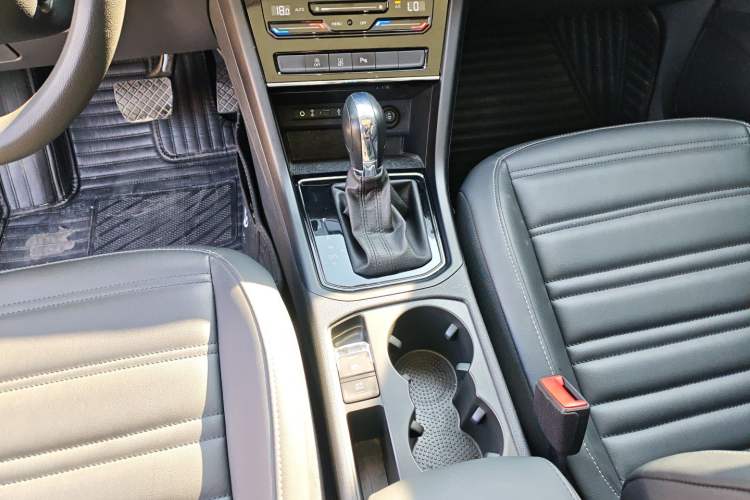 Used Volkswagen Touran 2021 Touran L 280TSI DSG Comfort Edition 7 Seats
