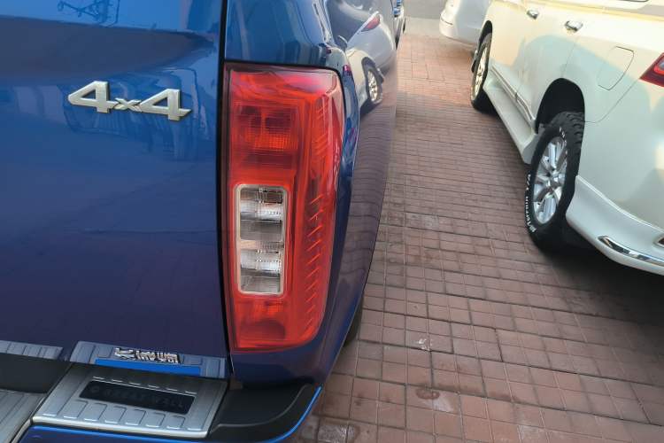 Used Great Wall Poer 2021 2.0T Commercial Version Automatic Diesel 4x4 Elite Long-Box GW4D20M
