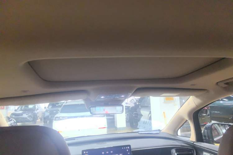 Used Denza D9 2025 DM-i Intelligent Drive 1020 Four-Wheel Drive Prestige Model
