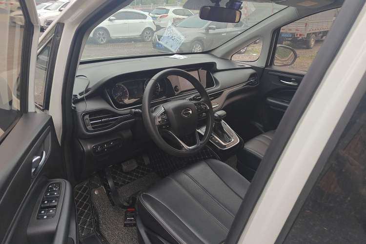 Used GAC Trumpchi M6 2021 270T DCT Luxury Edition (7 Seats)