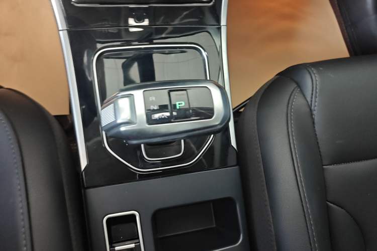 Used Haval H2 2018 Red-Label 1.5T Dual-Clutch Two-Wheel-Drive Luxury Model