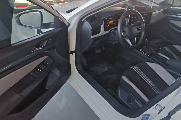 Used Volkswagen Bora 2024 200TSI DSG Comfort Edition
