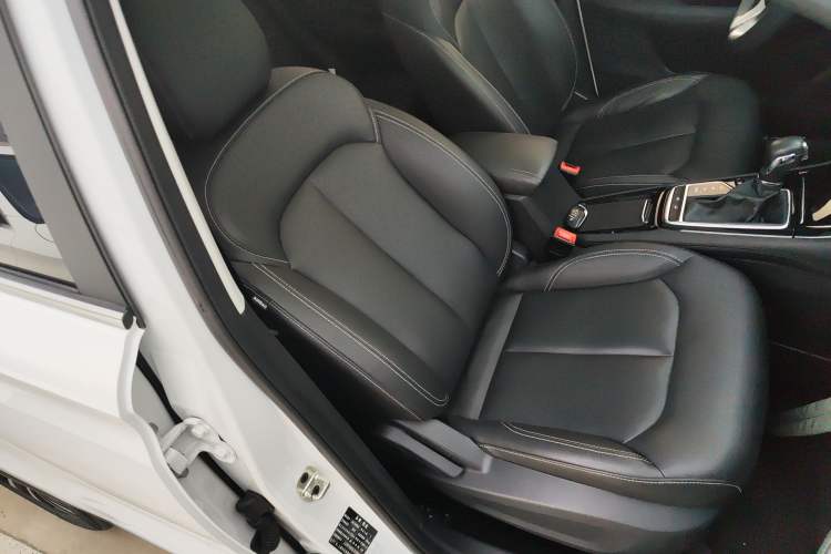 Used Roewe RX3 2020 1.6L CVT 4G Connected Ultra-Cool Flagship Edition