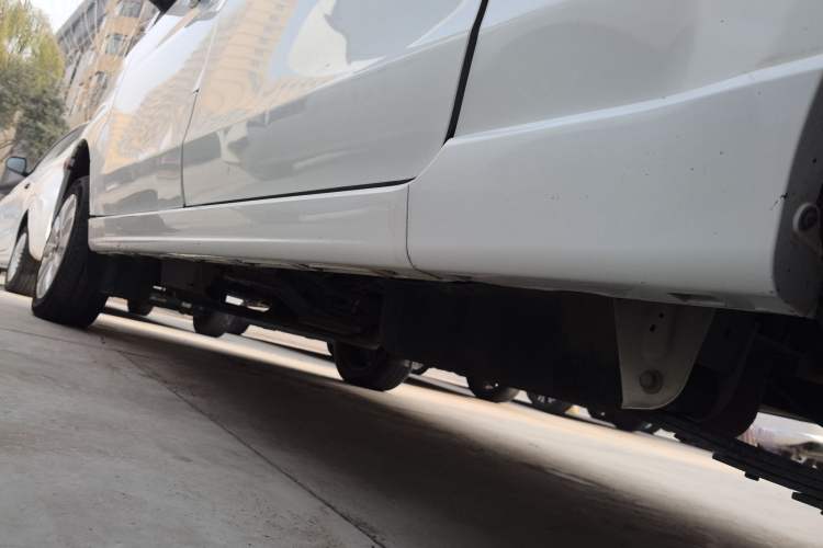 Used Jinbei Gold Hiace M Classic 2022 1.5L Travel Lion Passenger Van 7 Seats
