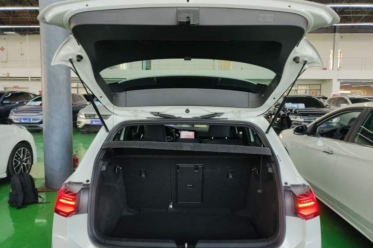 Used Volkswagen Golf 2023 280TSI DSG R-Line Lite
